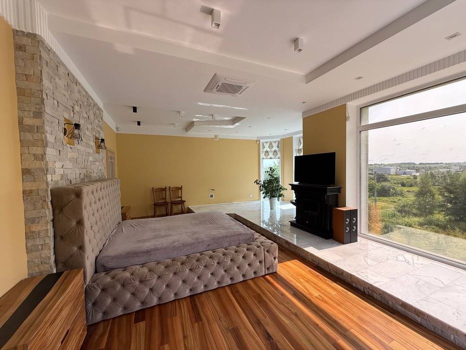 Продаж елітного окремостоячого будинку у Малехові