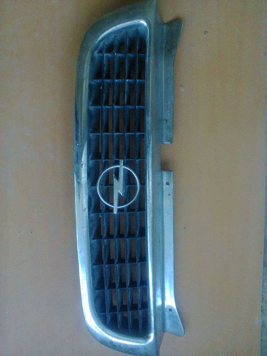 Решётка радиатора Опель Б\У