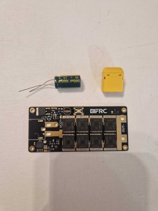 Płytka BIFRC DIY do przenośnego akumulatora 12 V