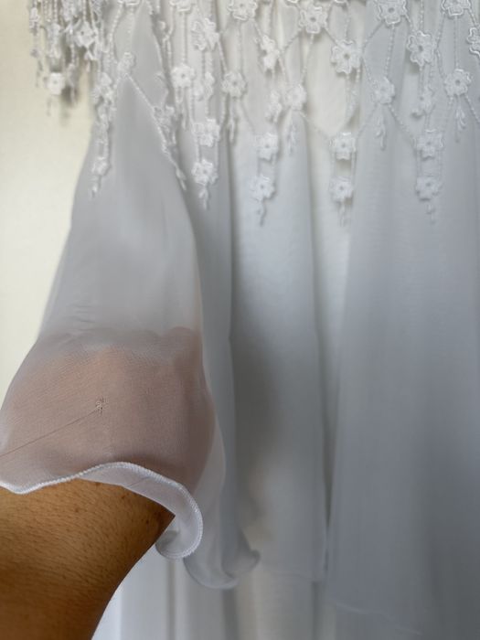 Sukienka ślubna warstwowa boho z rękawkami