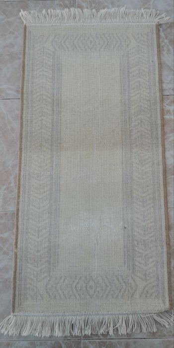 Tapete 125 cm X 57 cm
