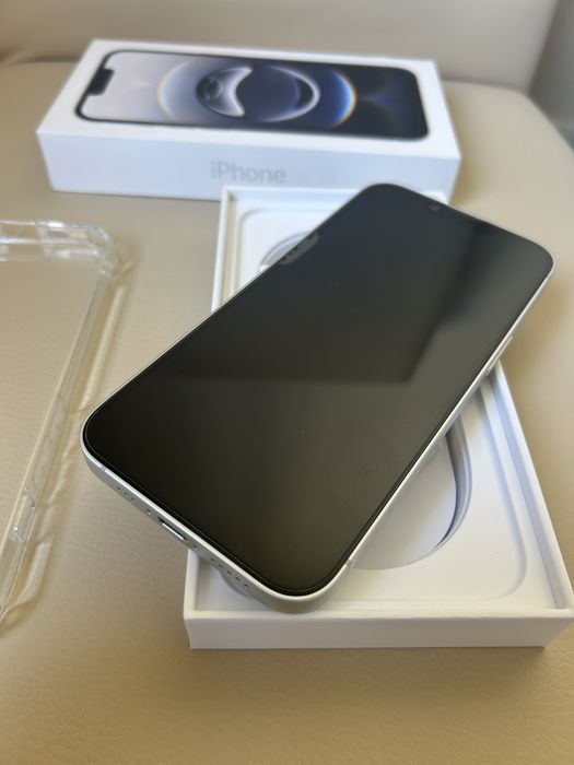 Iphone 16 e com capa e vidro utilizado 1 dia