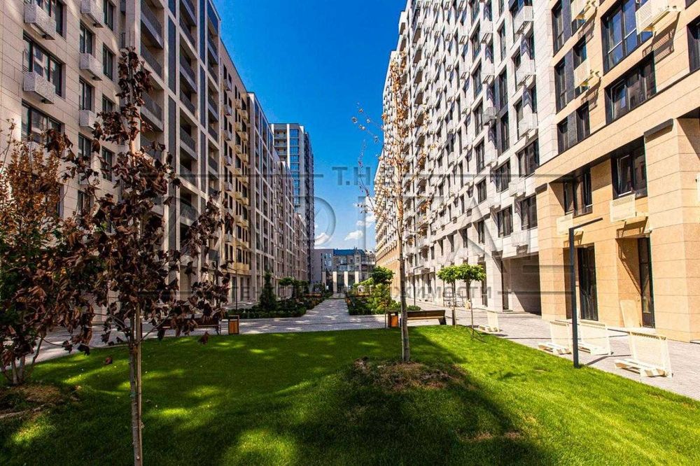 Продаж трикімнатної квартири, в ЖК бізнес-класу Ярославів Град. метро Золоті Ворота