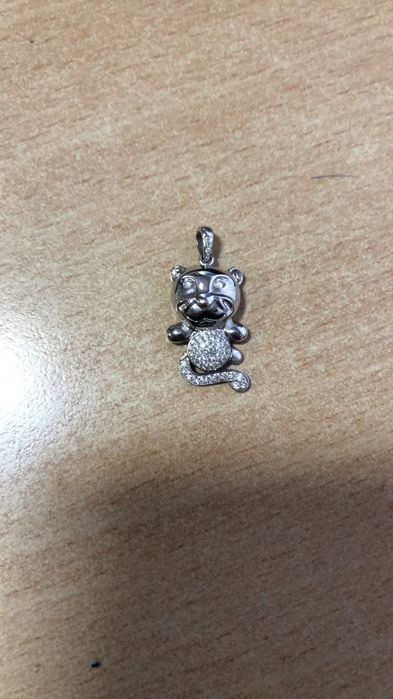 Продам золотой котик с бриллиантами 750 проба