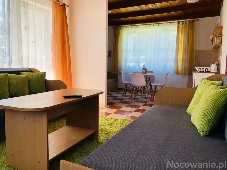 Domki  nad samym jeziorem w Rynie na Mazurach