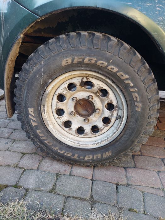 Koła 5x139,7.opony 215 75r 15