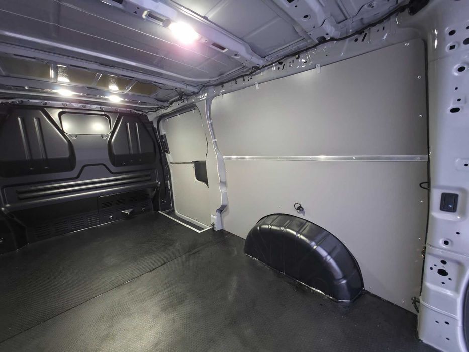 Zabudowa zabezpieczenie ze sklejki Ford Transit Custom van