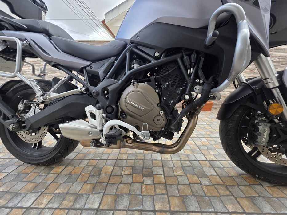 QJ SRT 700 on road