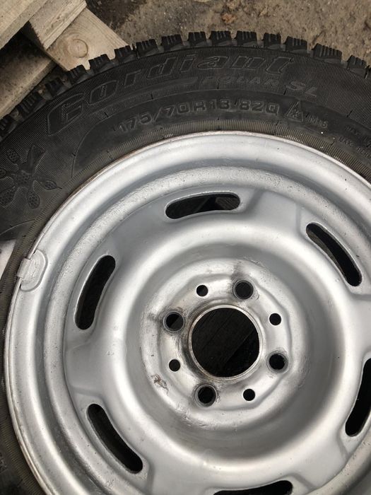 Шини зима 175/70 R13 Cordiant на жигуля