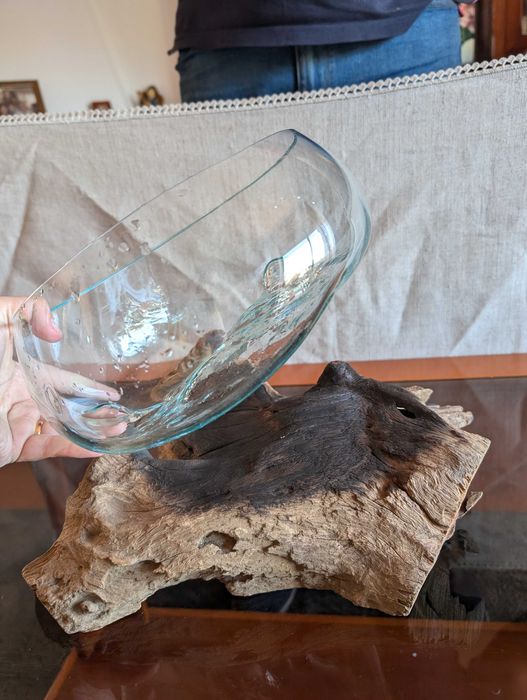 Terrário de Vidro em Madeira Fundida