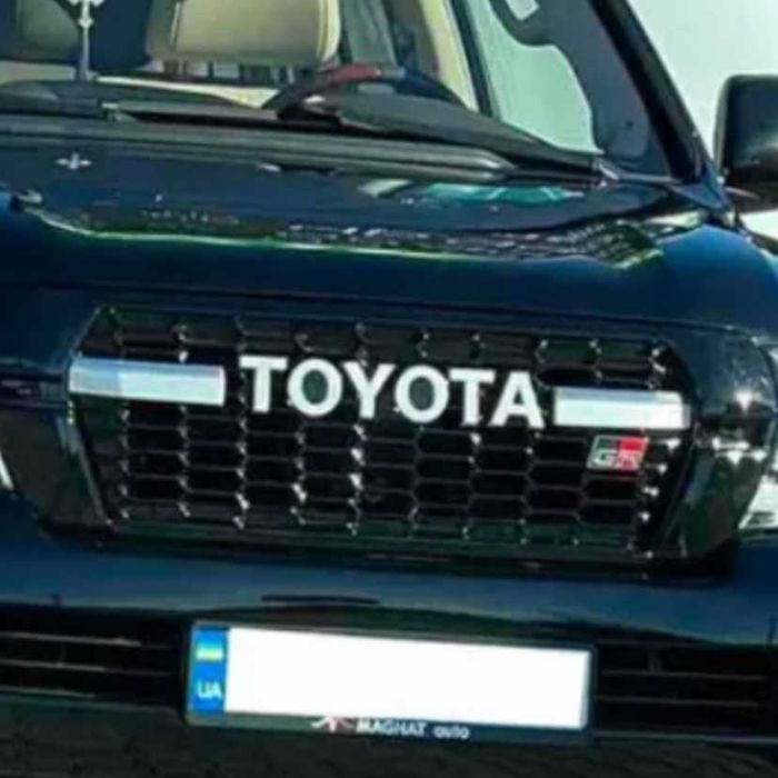Решетка радиатора Toyota Land Cruiser 200 (2012-2015) стиль TRD