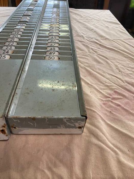 Suporte cartões de ponto industrial antigo