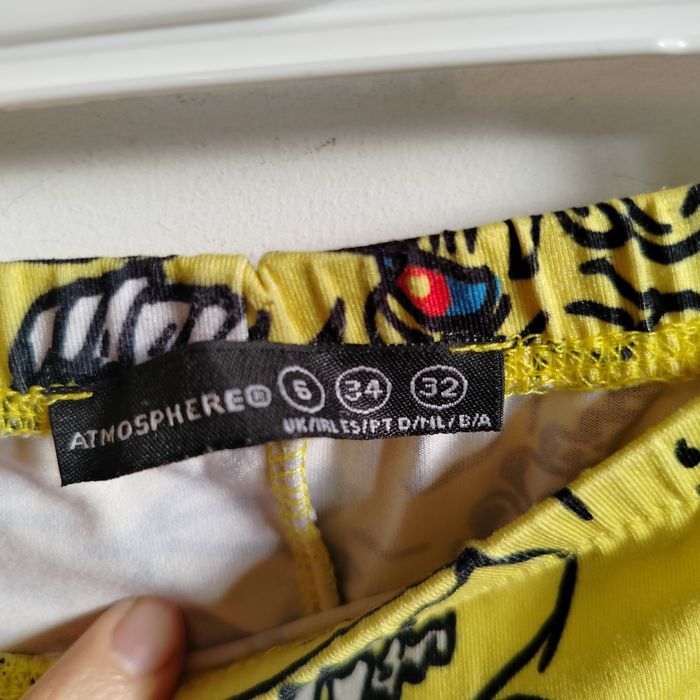 Żółte legginsy w potwory