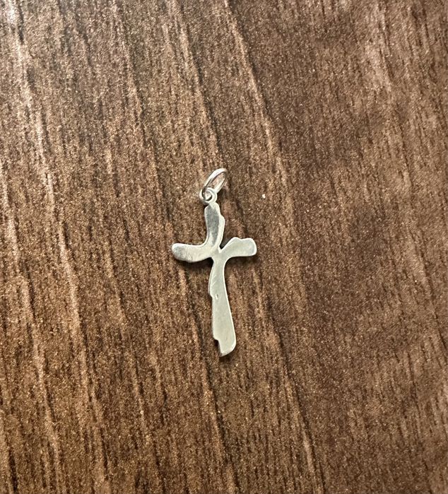 Srebrny krzyzyk. 925