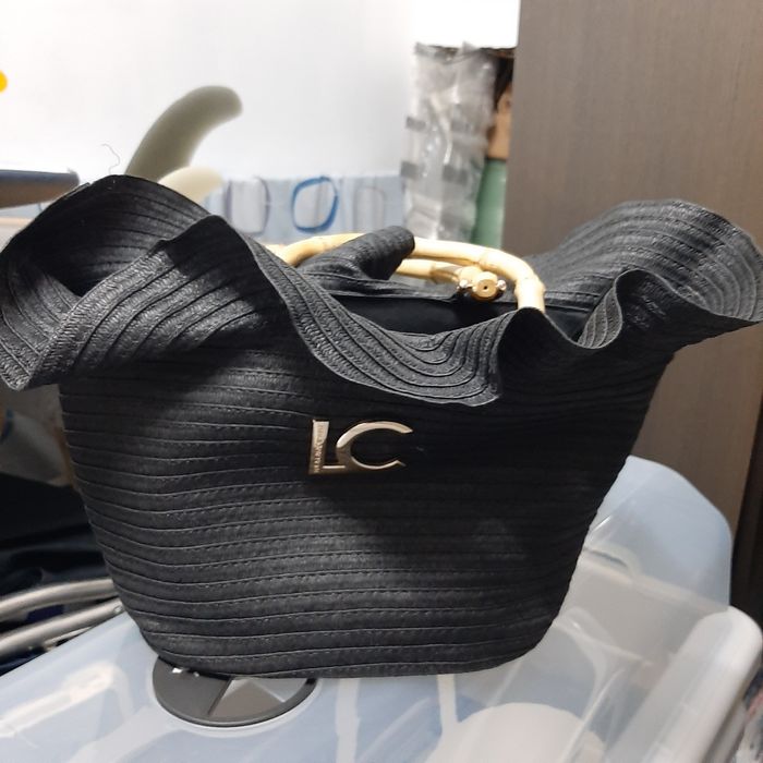 Cesta Média com folho e fecho de correr nova em Preto Lola Casademunt