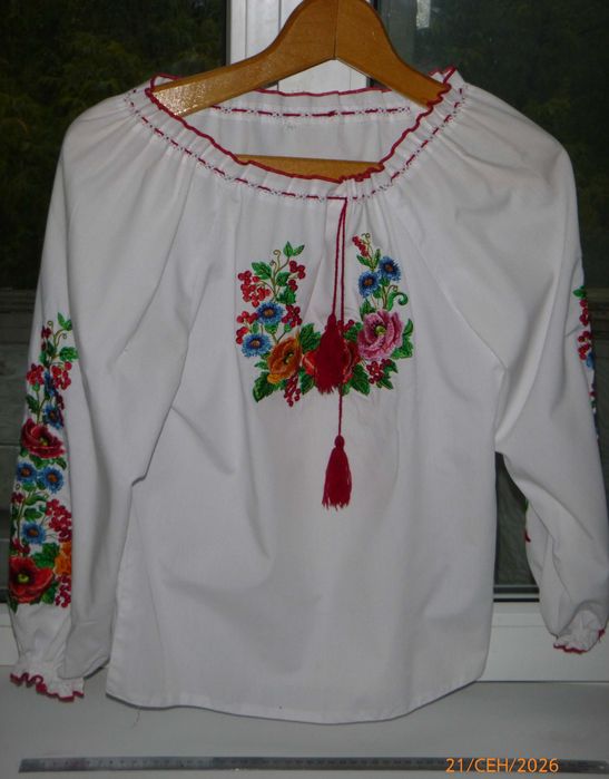 біла дитяча вишиванка