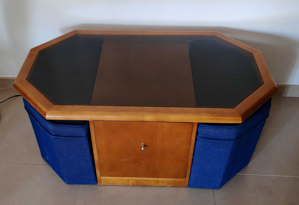 Mesa de centro sala de estar com 4 pufs