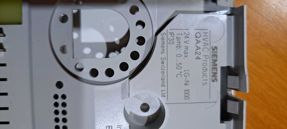 Siemens KNX Temperature Sensor64752337963138121