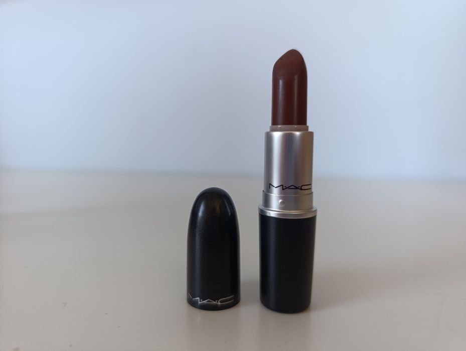 Pomadka szminka Mac Consensual