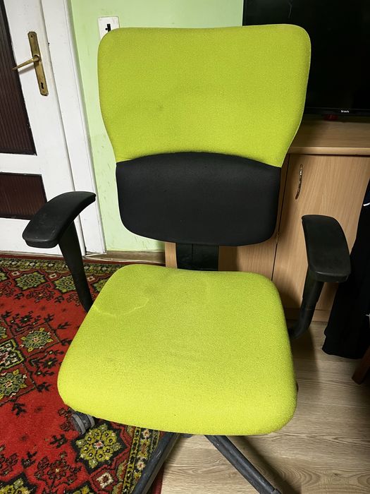 Крісло офісне ( компʼютерне)