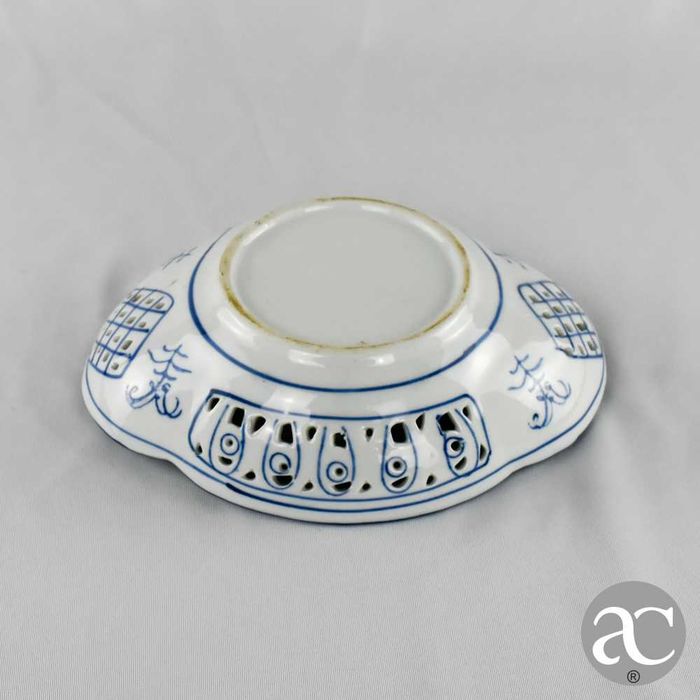 Taça vazada em porcelana da China 1ª metade do séc. XX