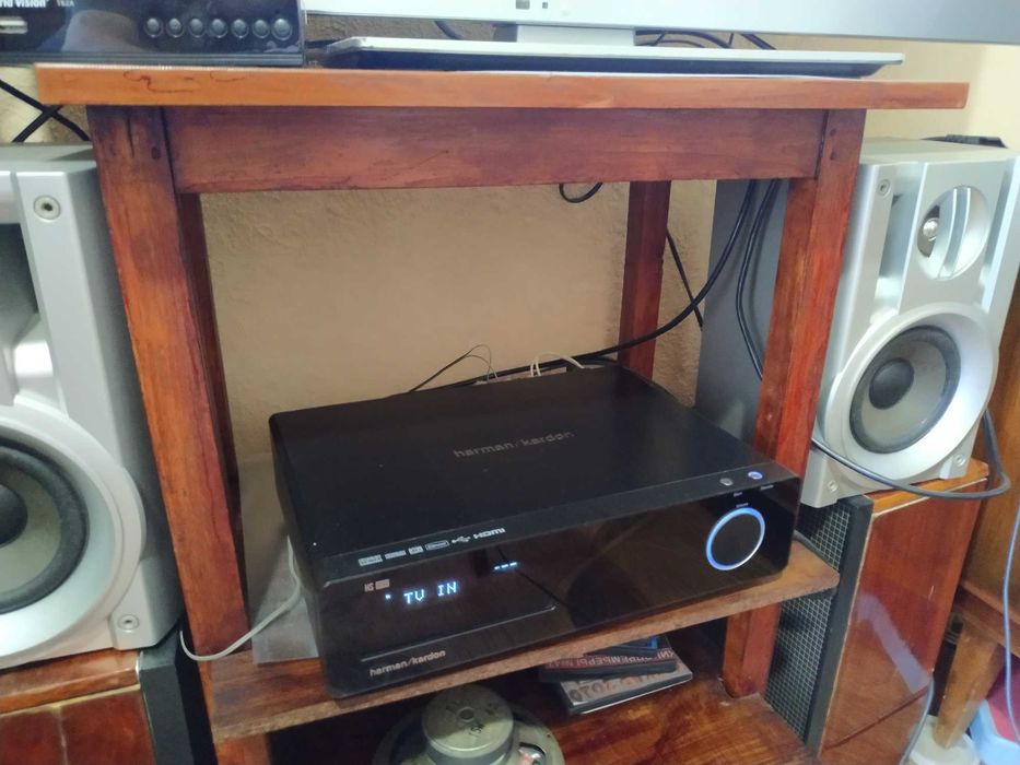 б\у HiFi-  ресив.Harman Kardon \300w 6-8om\нов.пульт\\HDMi\USB
