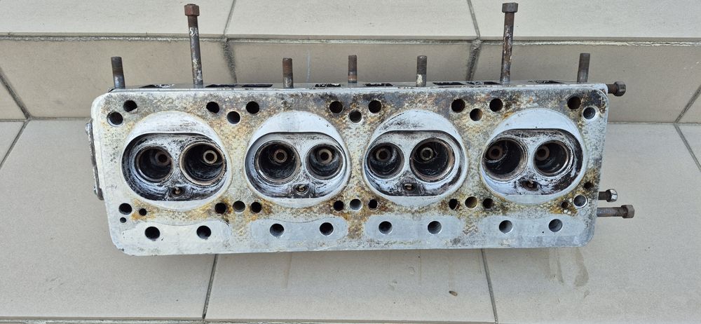 Головка блока ГАЗ 21. ГБЦ на Газ21 Волга.  Уаз.