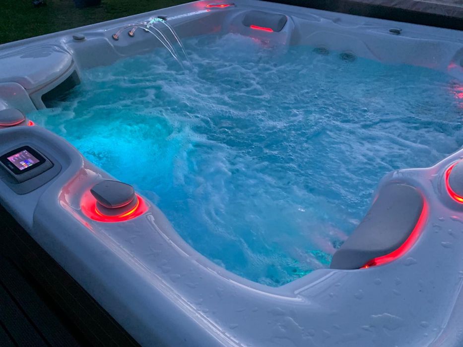 HotSpring Envoy jacuzzi ogrodowe 5 osobowe 236x236 pilot ozonator