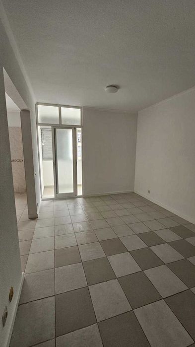 Apartamento para arrendar em Corroios