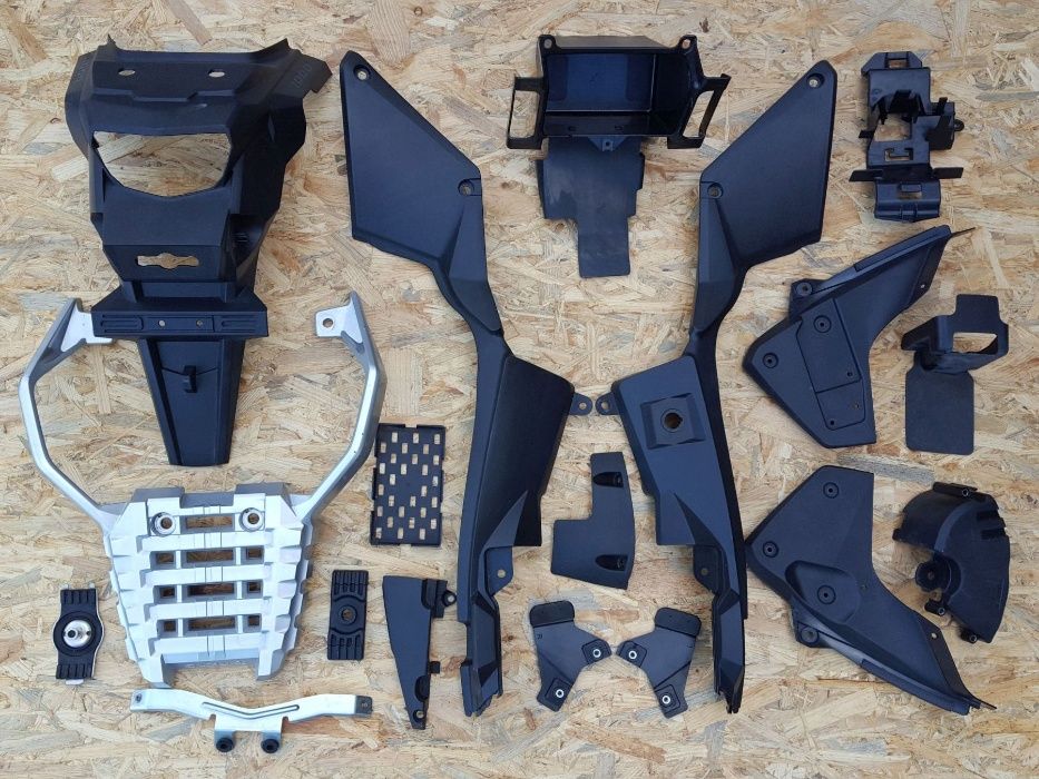 DL1000 V-strom 2014- komplet czescii lampa stelaz kanapa owiewka
