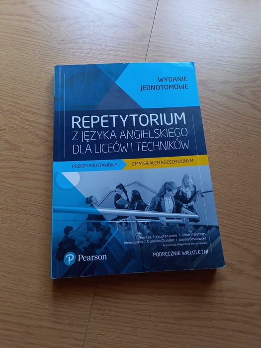 Repetytorium z języka angielskiego dla liceów i techników poziom podstawowy z materiałem rozszerzonym (wydawnictwo Pearson) +dostęp do platformy eDesk