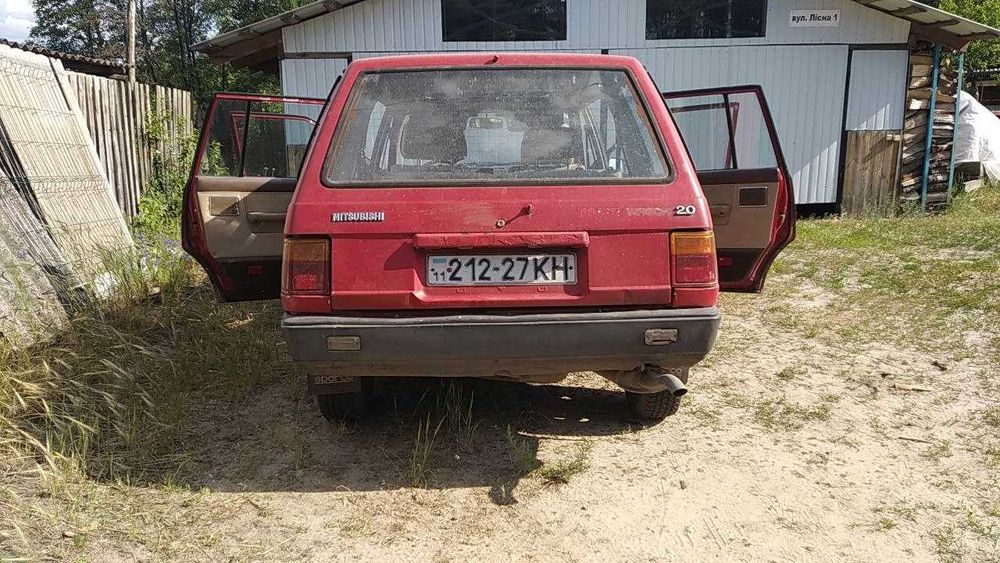 Продаю автомобіль Mitsubishi Space Wagon