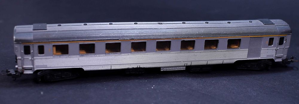 Wagon Lima Italy Osobowy H0 27cm Szary