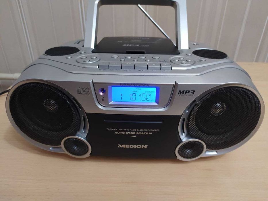 Центр  MEDION с AUX FM USB сделано в Германии