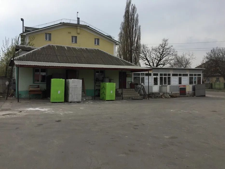 Продаж магазин, склад, територія власність