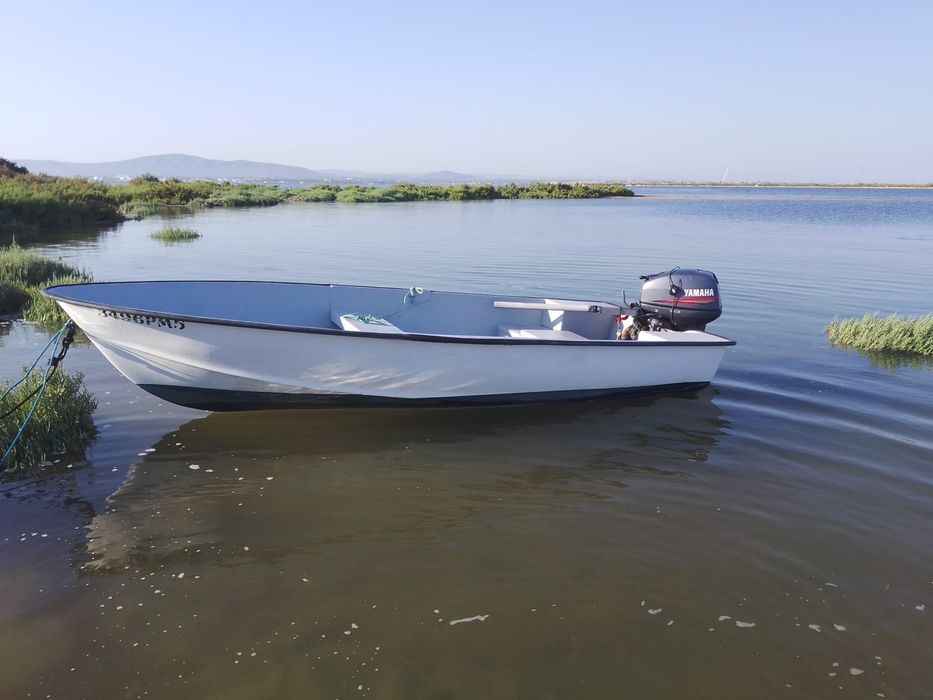 Vendo barco vega com motor 9.9
