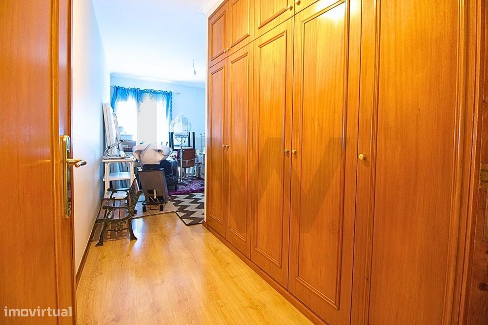 Apartamento T2 com Terraço Privativo, no Centro de Ovar