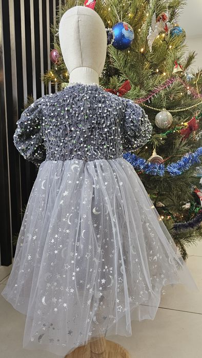 Дитяча дуже гарна пишна червона срібна сукня срібляста красное платье