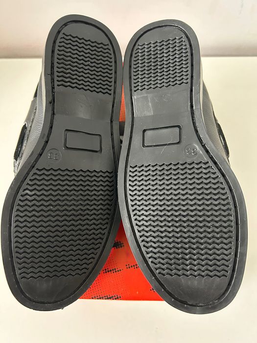 Sapatos tipo mocassim criança