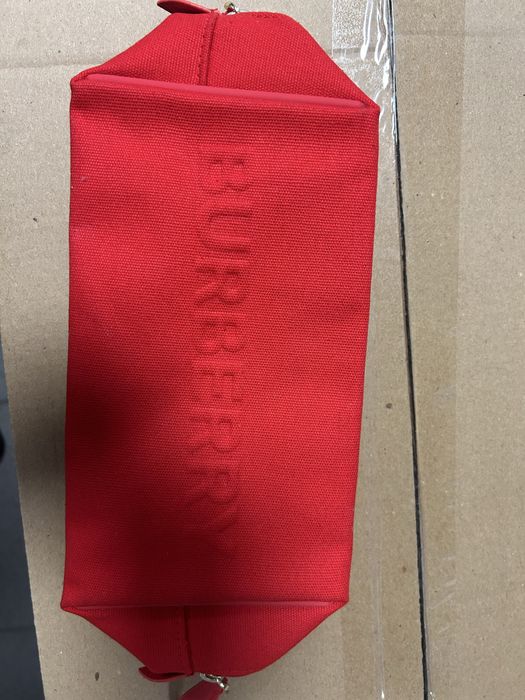 Kosmetyczka czerwown burberry