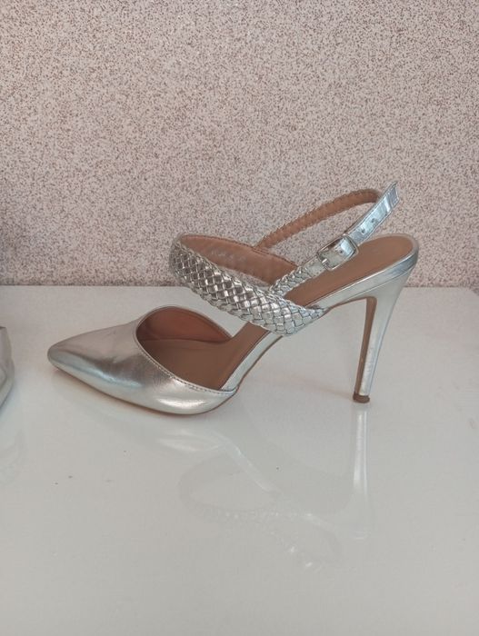 Срібні босоніжки для святкової події. 38, 38.5