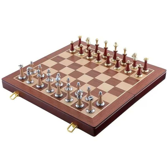 Великі подарункові шахи з металевими фігурами та дерев’яною дошкою 45