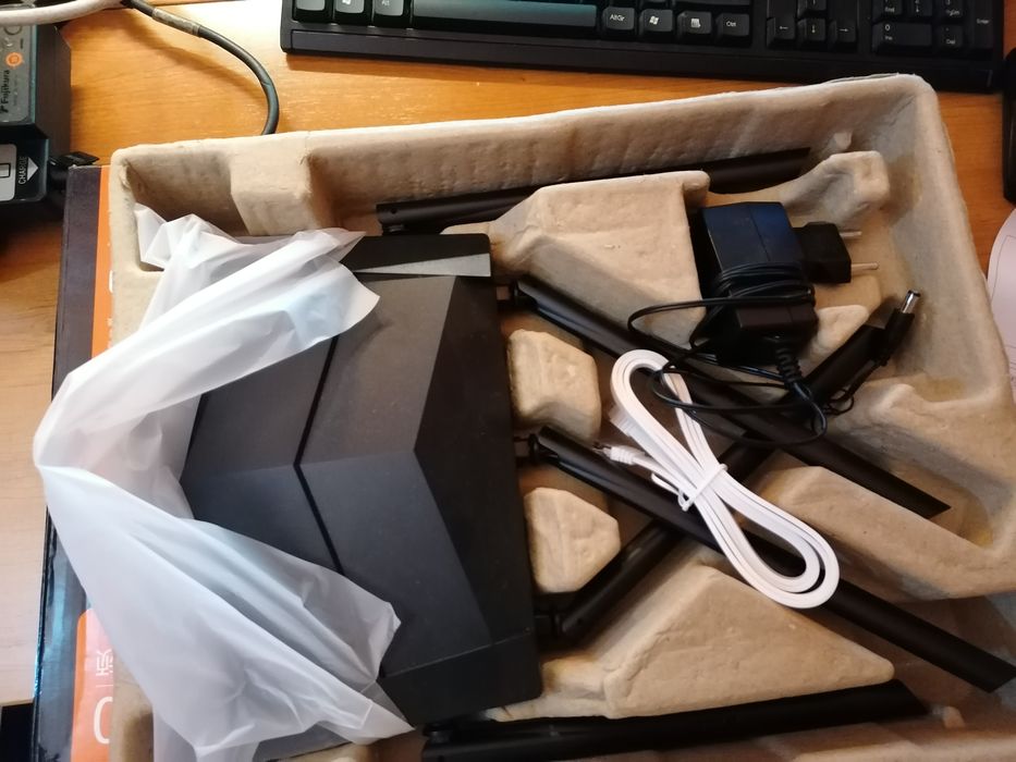 Tenda Router with 5 Antennas64354254337539122