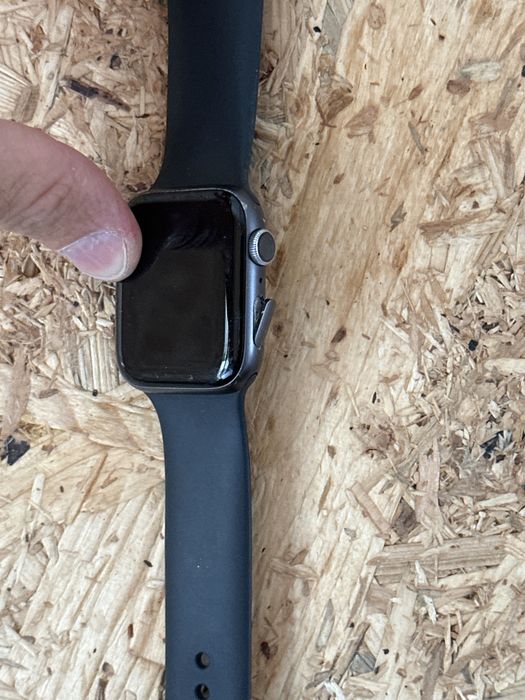 Apple watch serie 5 a funciona com um botao avariado