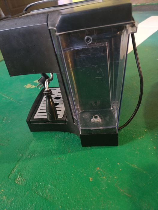 Кофеварка рожковая Electrolux EEA111 EasyPresso (б/у, без рожка, рабочая)