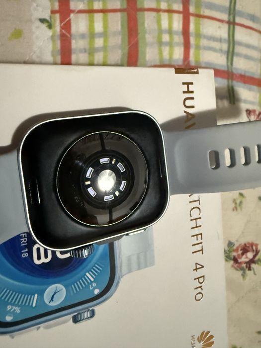 Huawei Watch Fit 4 Pro com garantia ate 05/2028