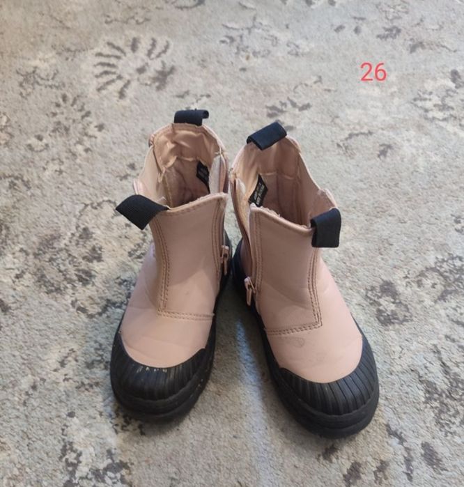 Отдам детскую обувь