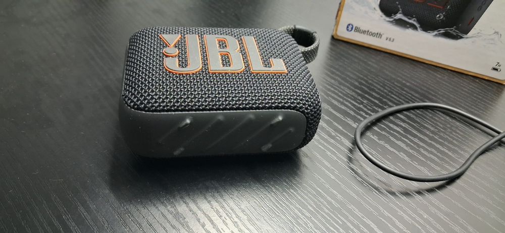 Coluna Jbl go 4.