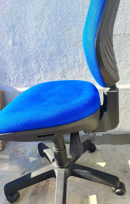 Cadeira de Escritório Ergonómica Azul – Ajustável