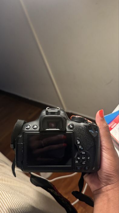 Camera EOS 700D
